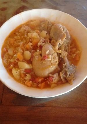 Una foto de Guiso de arroz con patas de pollo