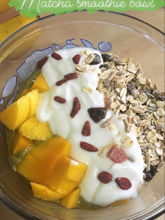 A picture of Matcha smoothie bowl.