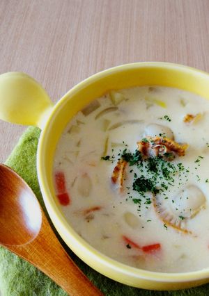 A picture of Scallop Clam Chowder.