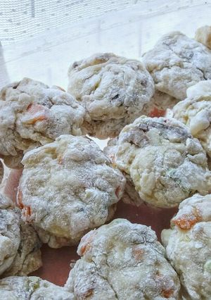 A picture of Cireng Sayur / Fried Tapioca and Veggie Cakes.