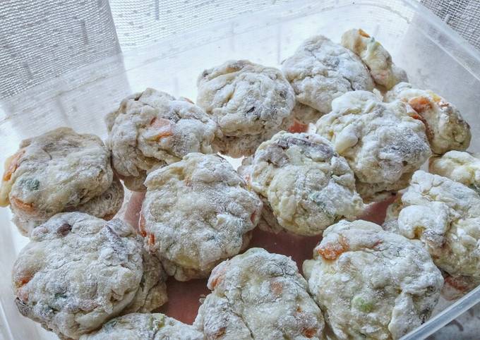 Recipe of Perfect Cireng Sayur / Fried Tapioca and Veggie Cakes