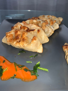 Una foto de Gyozas japonesas