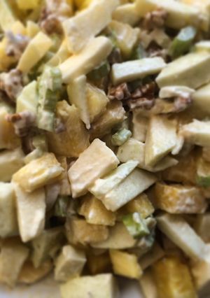 Una foto de Ensalada waldorf con ananá