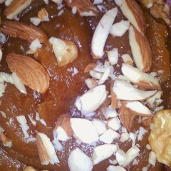 A picture of Besan halwa.