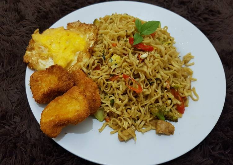 Resep Bakmi Jawa Mie Pipih Pedas Dengan Tempe dan Chicken Nugget Anti Gagal