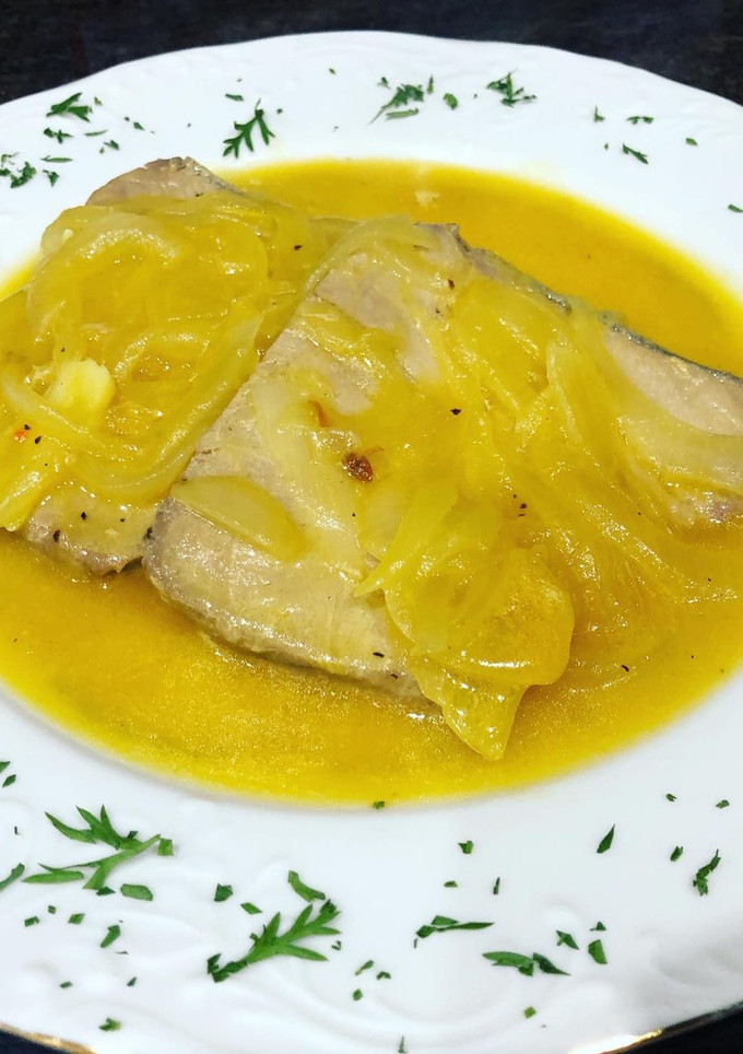 Una foto de Atún en salsa