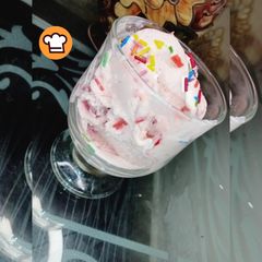 A picture of Strawberry Ice Cream.