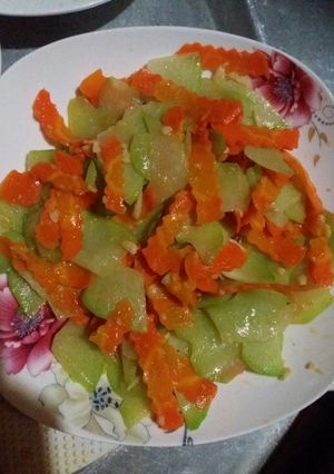 Hình của món Su su xào tỏi☺.