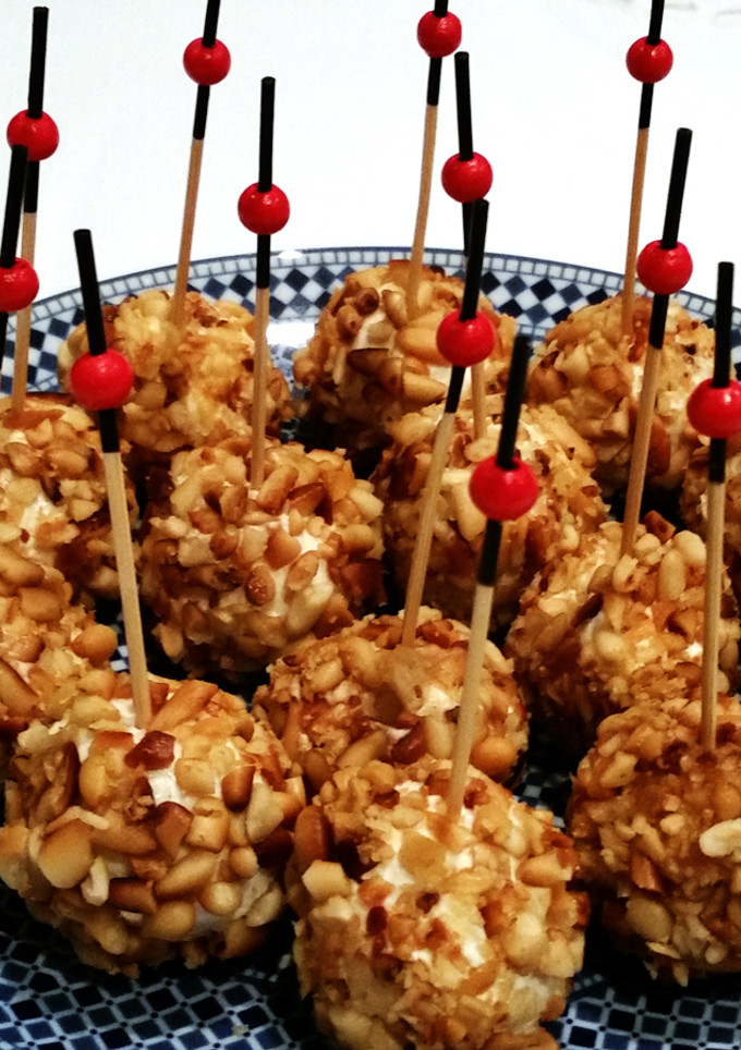 Una foto de Bolitas crocantes de queso y miel