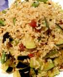 Salteado de arroz integral con calabacín, judías verdes y jamón ibérico