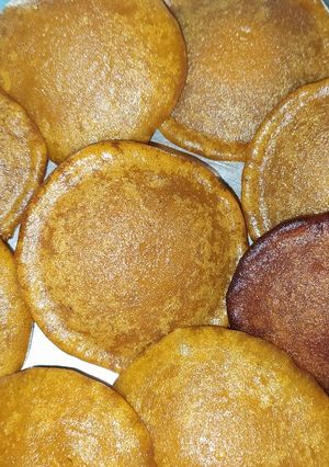 তেলের পিঠা/পুয়া পিঠা (poa pithe recipe in Bengali) রেসিপির প্রধান ছবি