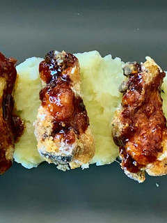 Una foto de Alitas de pollo con glaseado picante