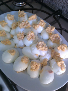 Una foto de Huevos rellenos