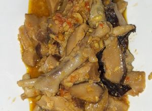Foto resep 89.Jamur shitake dan ceker ayam tumis pedas