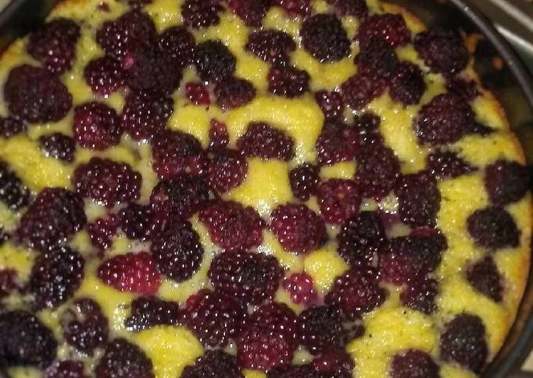 How to  Blackberry Cornmeal Cake