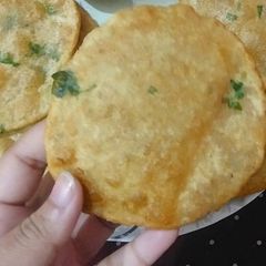 A picture of Aloo Puri.