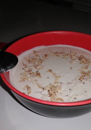 A picture of Kunun gyada da shinkafa.