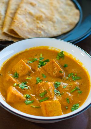 A picture of Tofu butter masala.