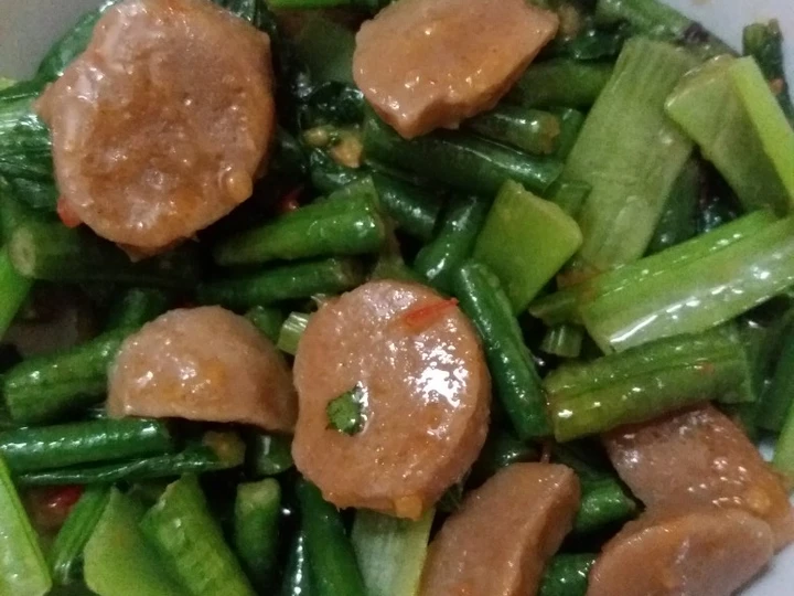 Cara Mudah Membikin Resep Oseng sawi kacang panjang pentol yang Bisa Manjain Lidah Anti Ribet, Uenak Banget