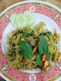 ข้าวผัดเครื่องแกงเนื้อ