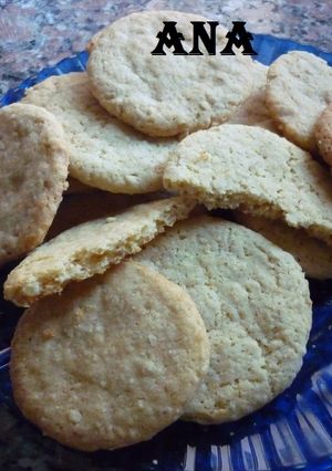 Una foto de Cookies de chocolate blanco caseras 