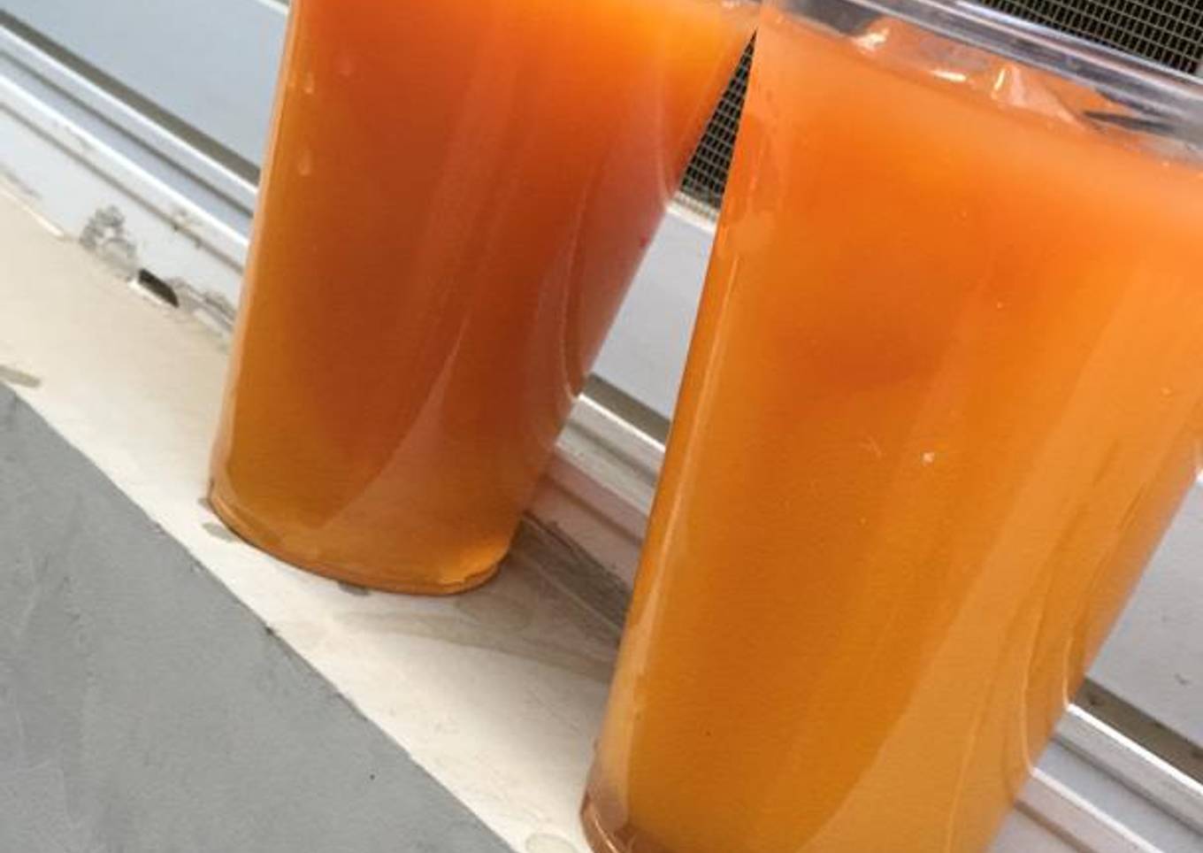 Mango cum carrot juice