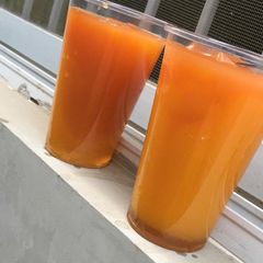 Mango and carrot juice A picture of Mango and carrot juice.