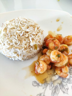 Una foto de Camarones a la miel y limón
