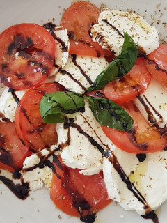 Una foto de Ensalada caprese