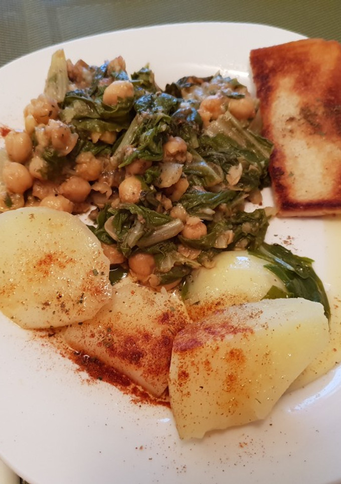 Una foto de Garbanzos con espinacas