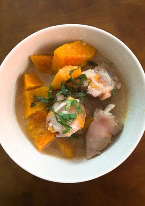 Hình của món Canh bí đỏ giò heo.