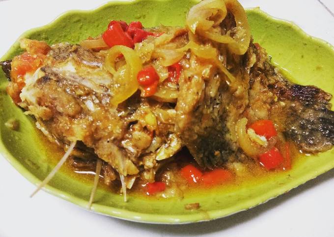 Resep Ikan gurame bumbu kuning, Enak Banget