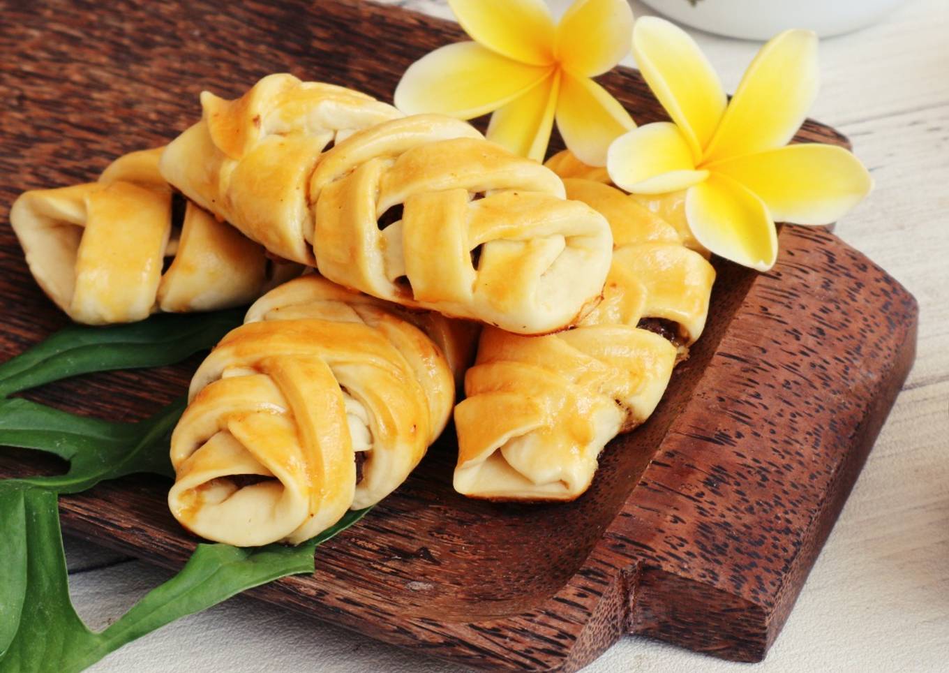 Roti Kepang Isi Daging Sapi