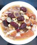 Chân giò hầm táo đỏ