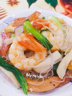 Hình của món Bún gạo xào thập cẩm.