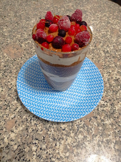 Una foto de Tiramisú vegano 🥥 con avena y chía 🫙