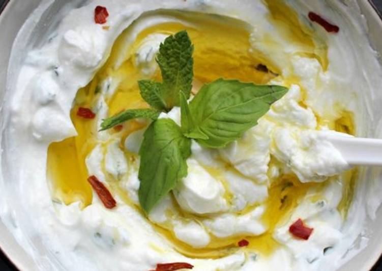 Labneh(Lebanese yogurt)