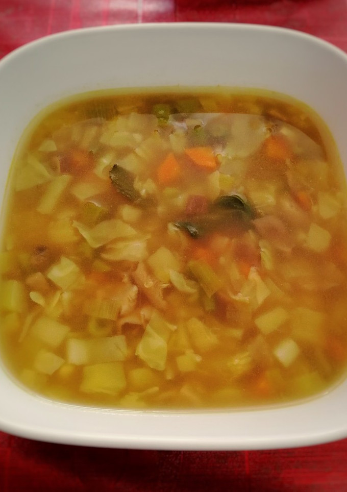 Una foto de Xquisita sopa de verduras y quinoa