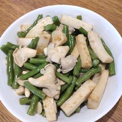 A picture of Beans and Mushrooms.