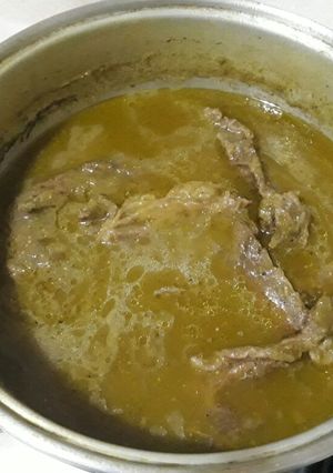Una foto de Costillitas en salsa verde