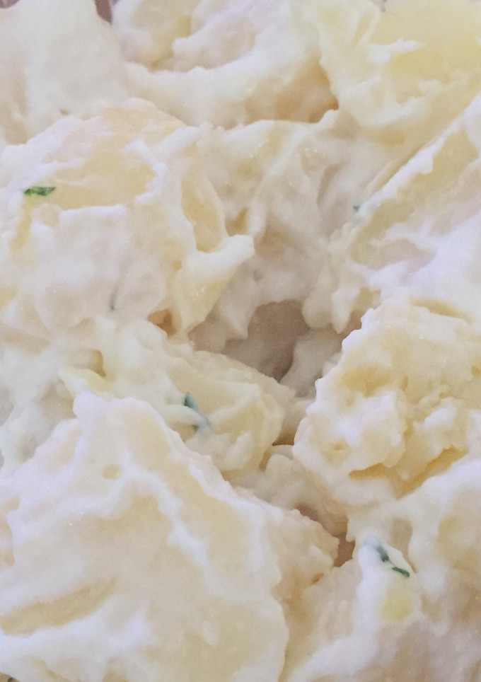 Una foto de Patatas con alioli o patatas con ajo