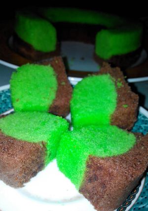 Foto resep Bolu Kukus Pandan Cokelat Ekonomis