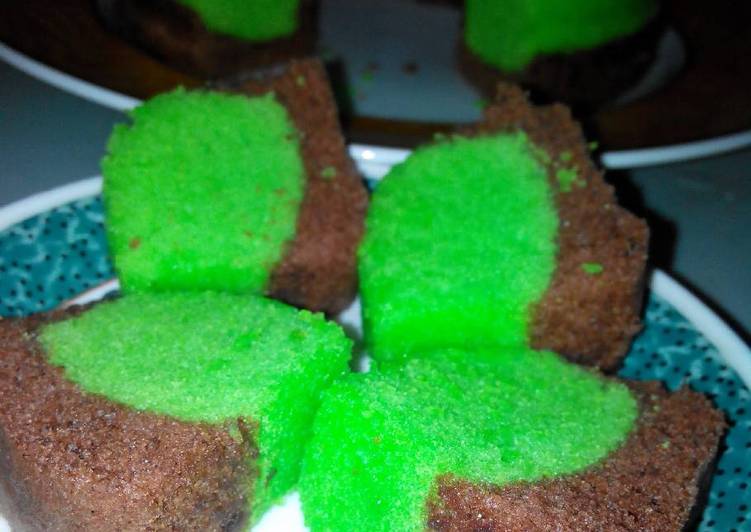 Resep Bolu Kukus Pandan Cokelat Ekonomis Oleh Vella Martyana Cookpad