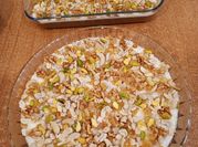 A picture of cashew nuts and pistachios