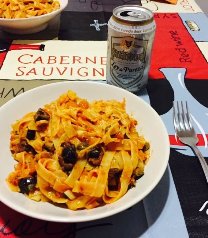 Una foto de Tagliatelle alla puttanesca