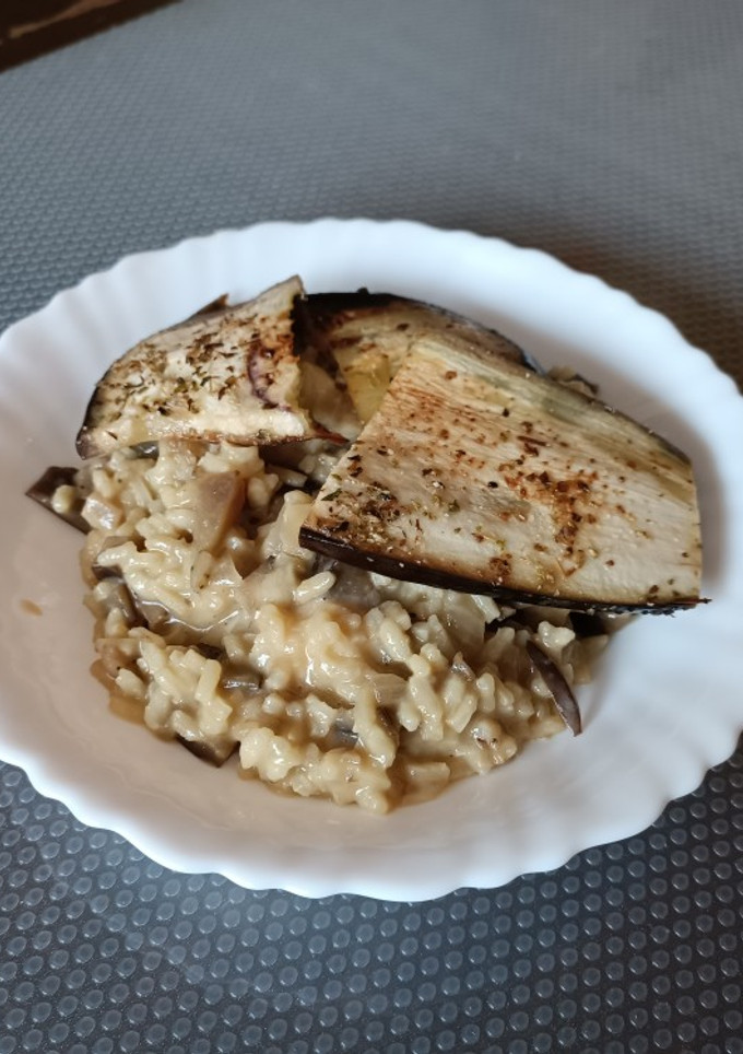 Una foto de Risotto de berenjena