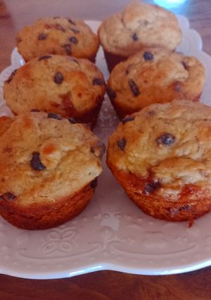 Una foto de Muffins de harina de almendras con 🍌 Chips y Dulce de Leche 🧉