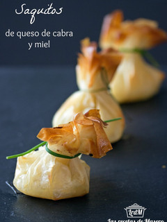 Una foto de Saquitos de queso de cabra y miel