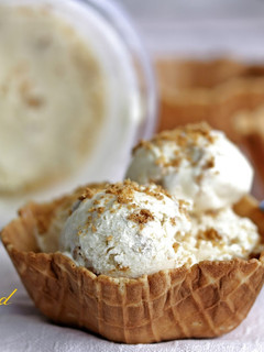 Una foto de Helado de lemon curd y queso