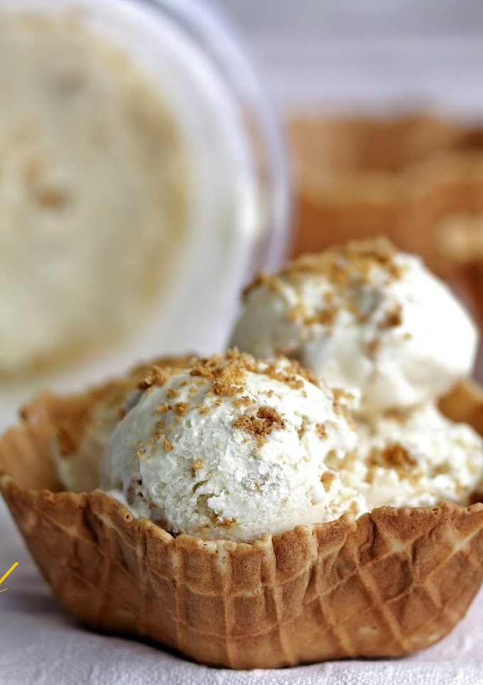Una foto de Helado de lemon curd y queso